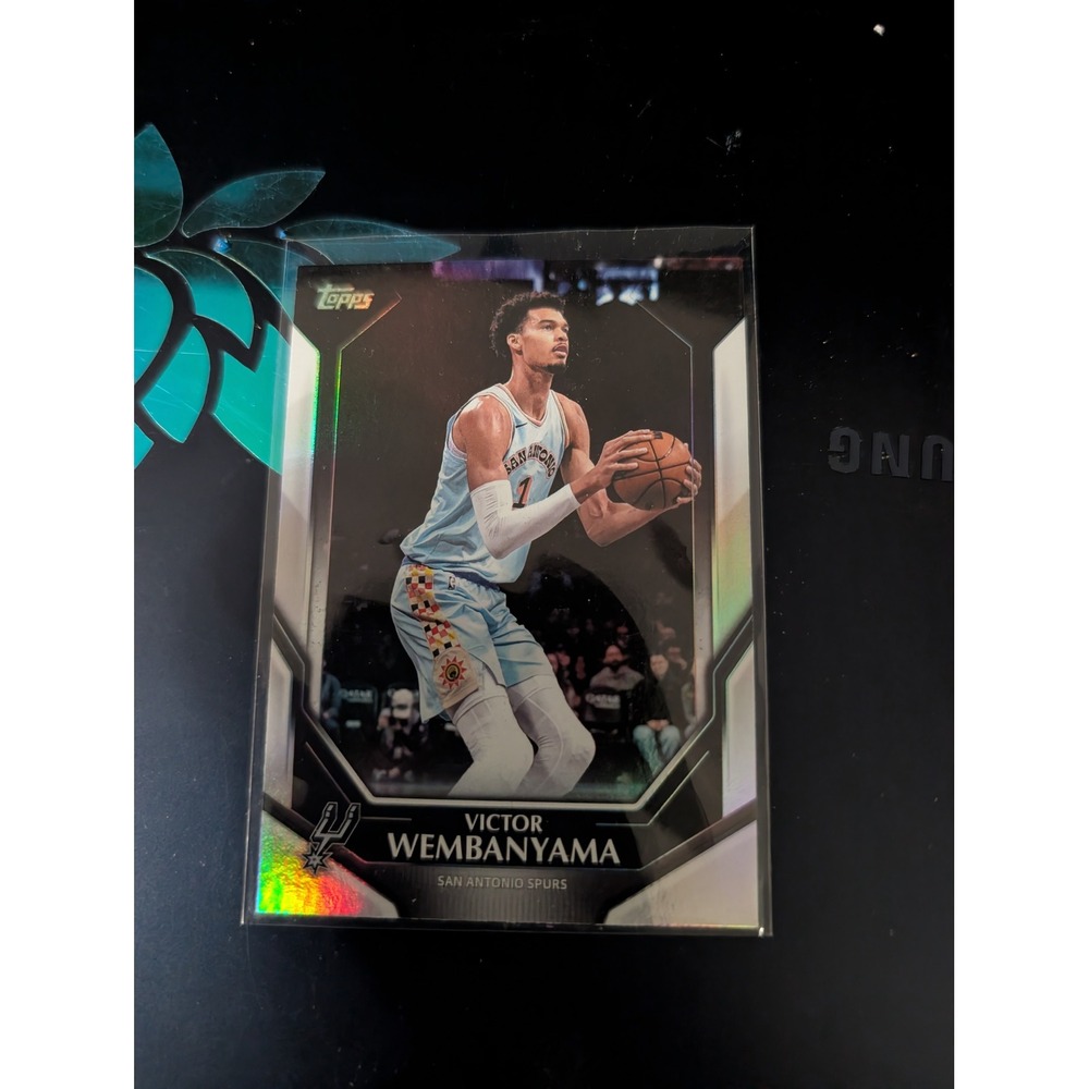 2023-24 Topps Victor Wembanyama San Antonio Spurs Rookie Card Rainbow Foil NBA